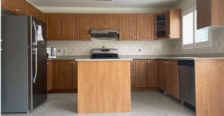 93 Starr Crescent, Aurora, ON, L4G 7X2 - 3