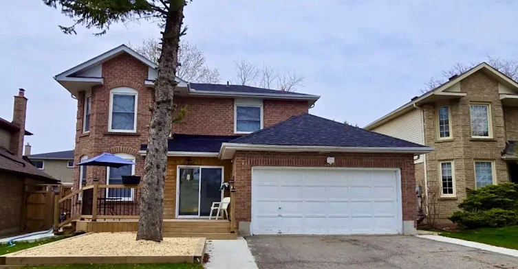 Upper-309 Harewood Boulevard, Newmarket, ON, L3Y 6N5