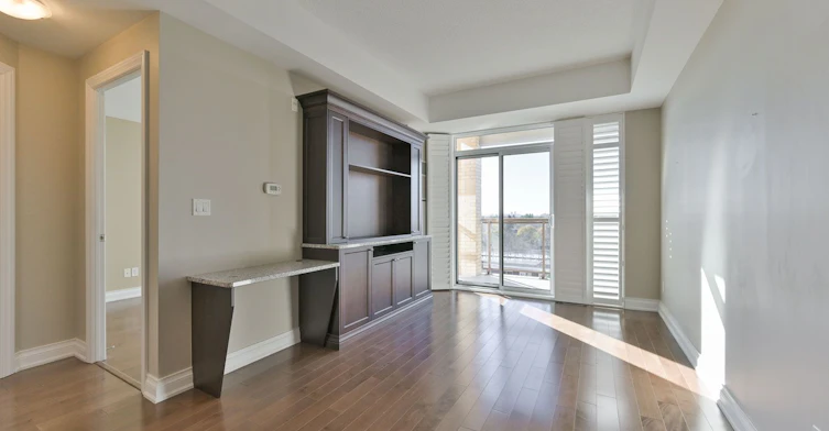 604-68 Main Street N, Markham, ON, L3P 0N5 - 11