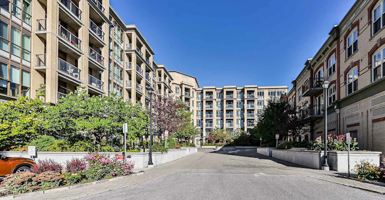 604-68 Main Street N, Markham, ON, L3P 0N5 - 2