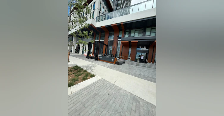 220-21 Meadowvale Road, Toronto, ON, L4K 0H6