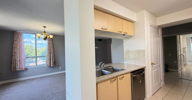 210-25 Times Avenue, Markham, ON, L3T 7X5 - 11