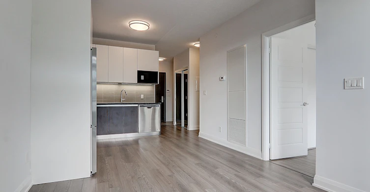 506-25 Water Walk Drive, Markham, ON, L6G 0G3 - 9