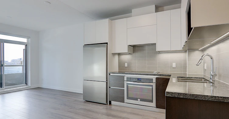 506-25 Water Walk Drive, Markham, ON, L6G 0G3 - 2