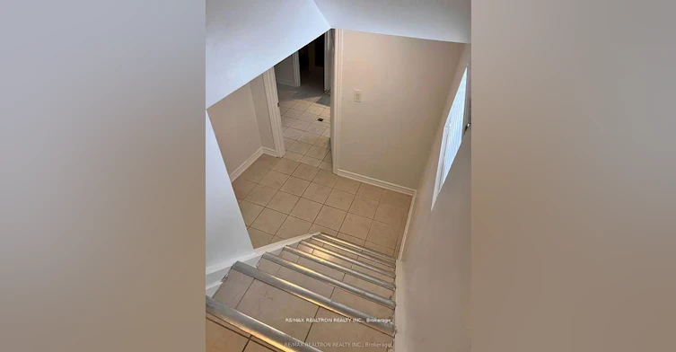 77 Highland Park Boulevard, Markham, ON, L3T 1B6 - 2