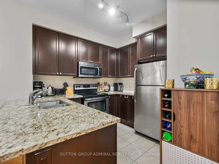 215-9255 Jane Street, Vaughan, ON, L6A 0K1 - 6
