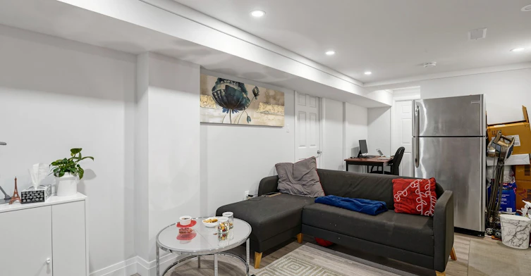 BASEMENT UNIT 2-307 Alex Doner Drive, Newmarket, ON, L3X 1G5 - 11