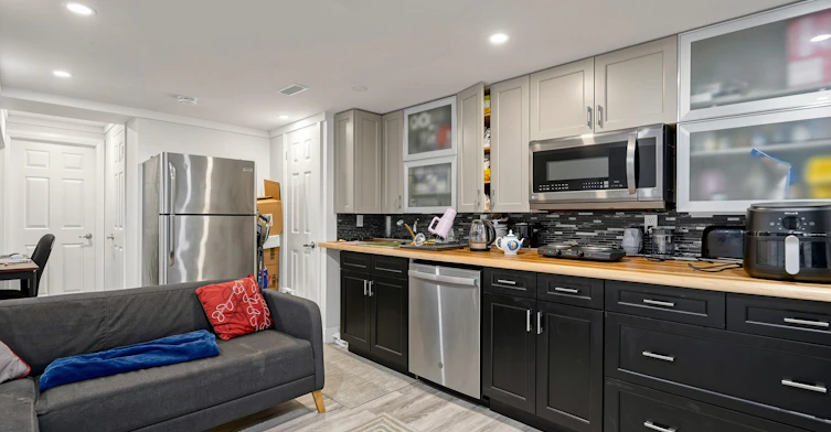 BASEMENT UNIT 2-307 Alex Doner Drive, Newmarket, ON, L3X 1G5 - 7