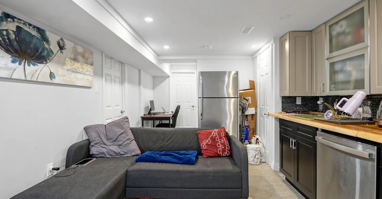 BASEMENT UNIT 2-307 Alex Doner Drive, Newmarket, ON, L3X 1G5 - 8