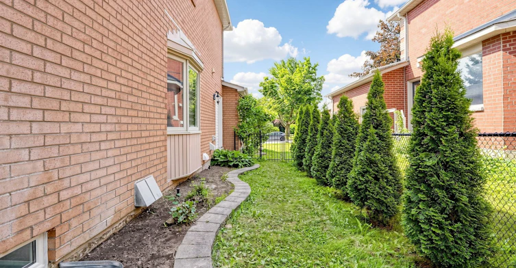 BASEMENT UNIT 2-307 Alex Doner Drive, Newmarket, ON, L3X 1G5 - 3
