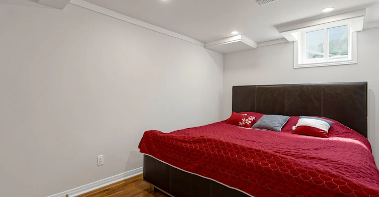 BASEMENT UNIT 1-307 Alex Doner Drive N, Newmarket, ON, L3X 1G5 - 23