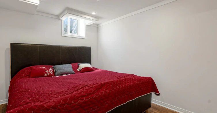 BASEMENT UNIT 1-307 Alex Doner Drive N, Newmarket, ON, L3X 1G5 - 24