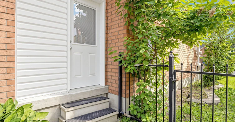 BASEMENT UNIT 1-307 Alex Doner Drive N, Newmarket, ON, L3X 1G5 - 6