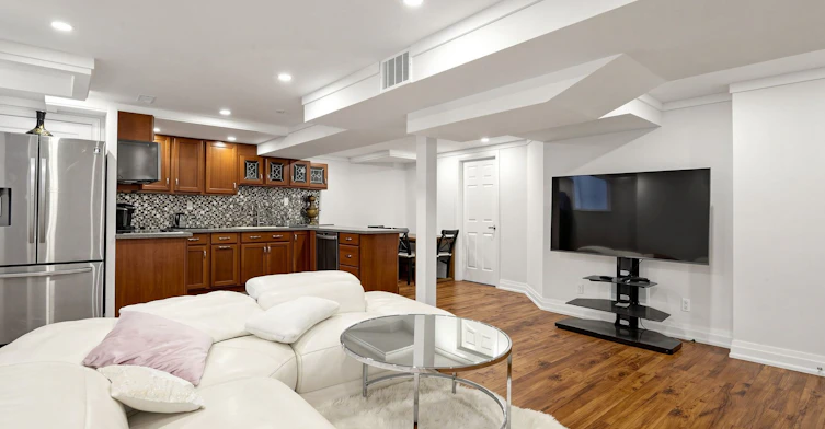 BASEMENT UNIT 1-307 Alex Doner Drive N, Newmarket, ON, L3X 1G5 - 10