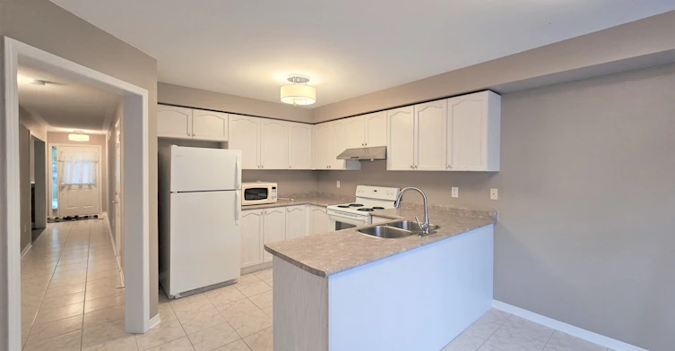 188 Wainscot Avenue, Newmarket, ON, L3X 2X4 - 8