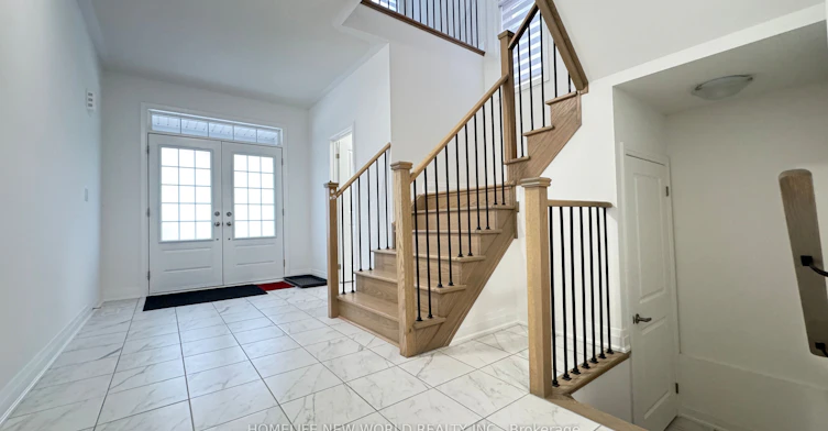 33 Marlene Johnston Drive, East Gwillimbury, ON, L9N 0W7 - 2