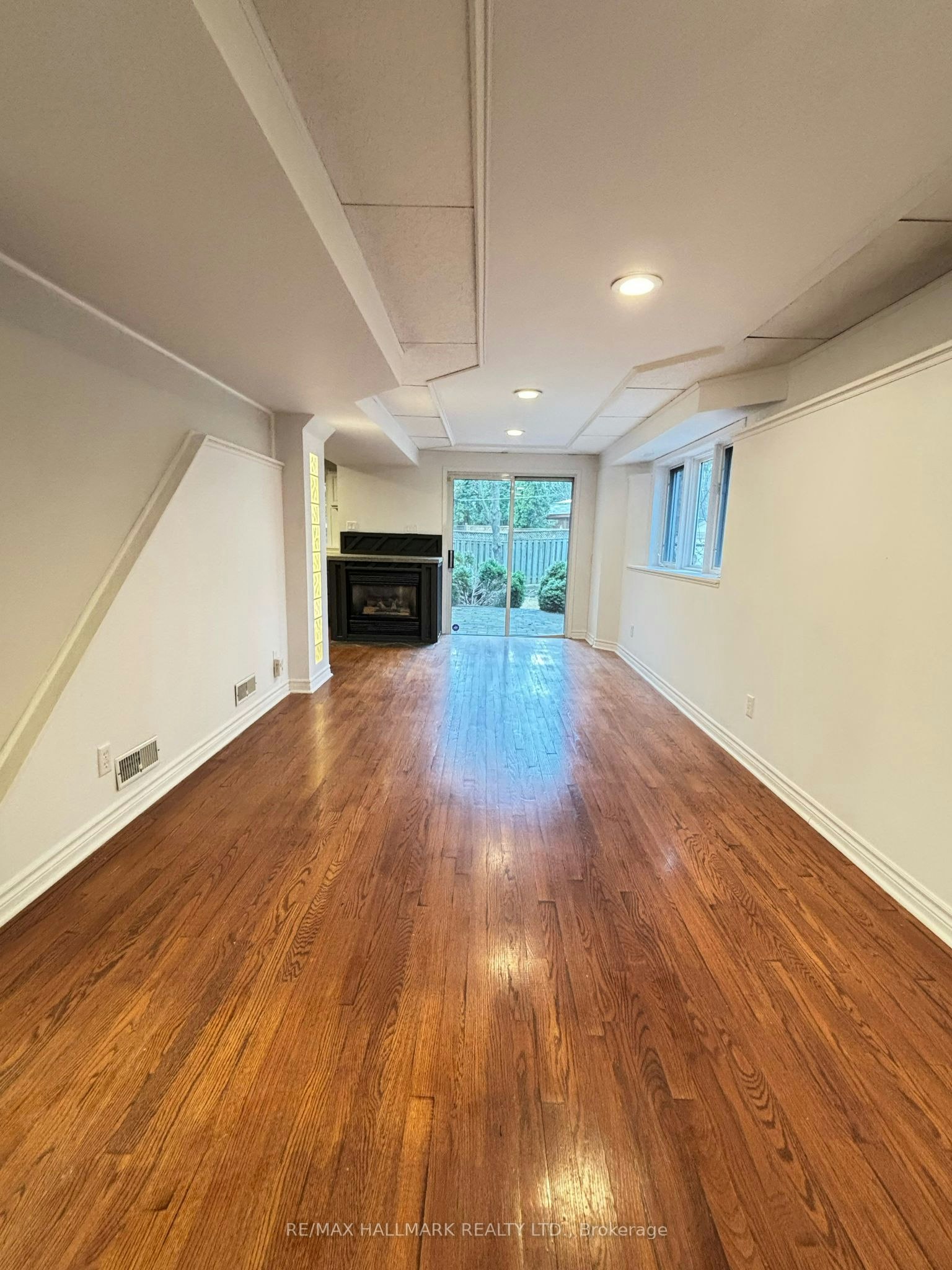 410 Clearmeadow Boulevard, Newmarket, ON, L3X 2C7 - 5