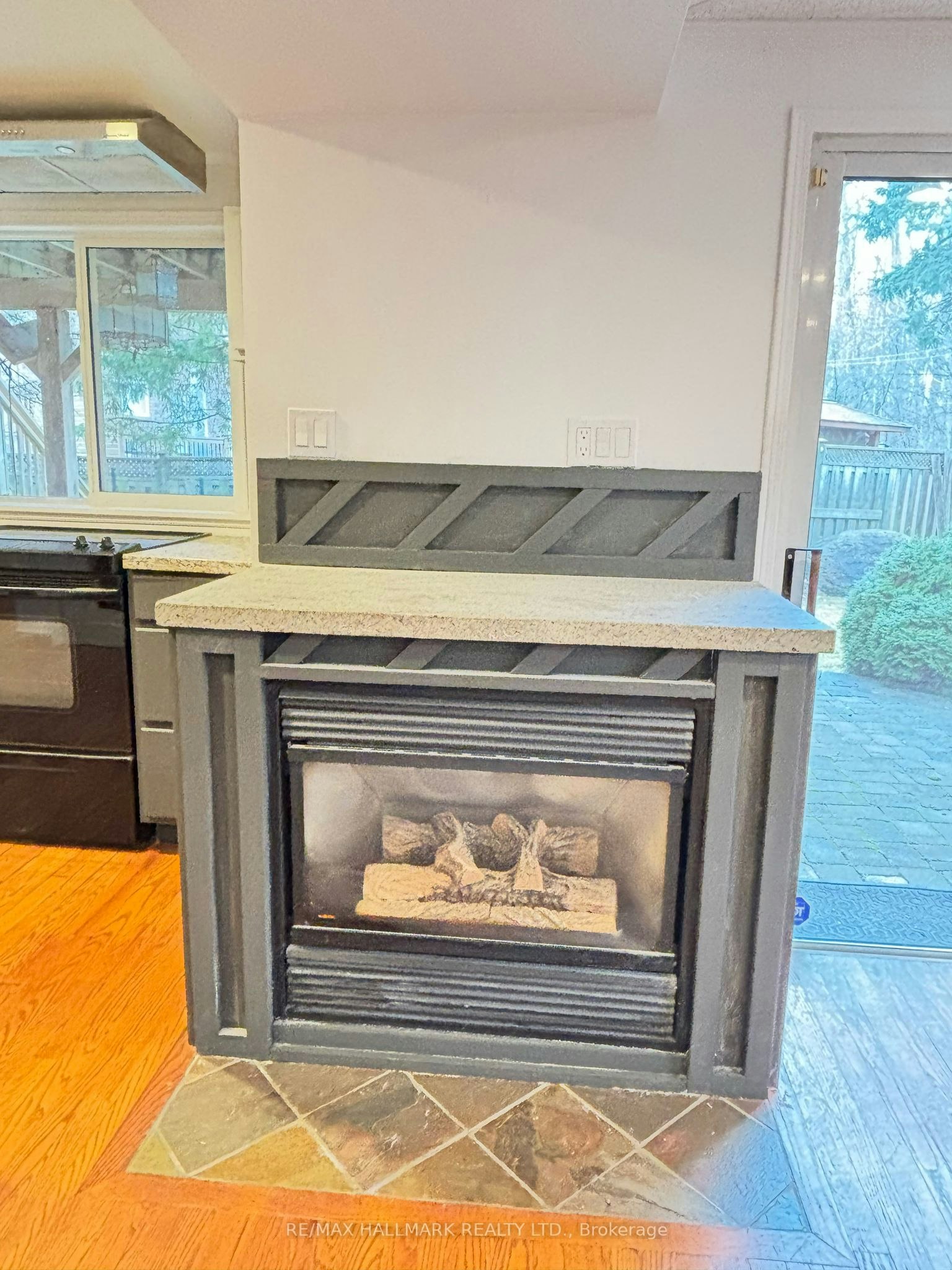 410 Clearmeadow Boulevard, Newmarket, ON, L3X 2C7 - 8