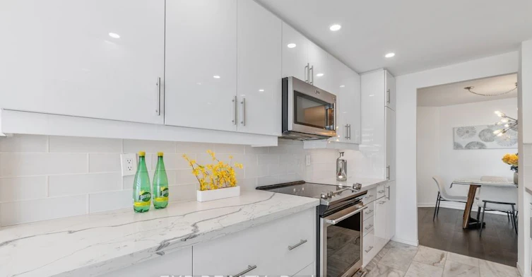 1709-7250 Yonge Street, Vaughan, ON, L4J 7X1 - 7