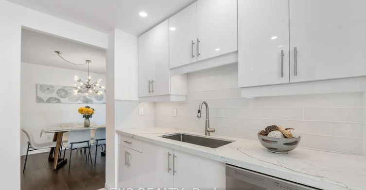 1709-7250 Yonge Street, Vaughan, ON, L4J 7X1 - 8