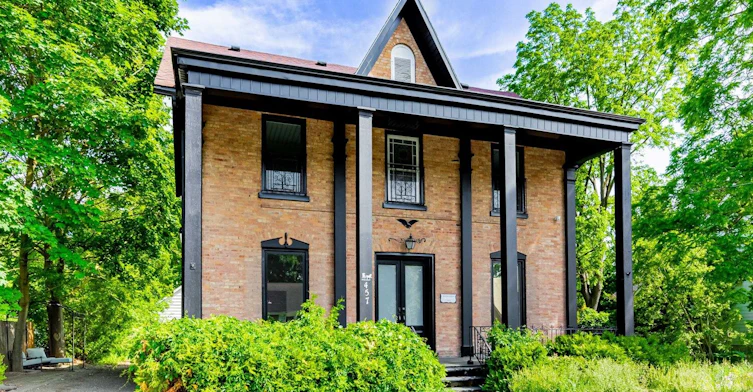 2-457 D'arcy Street, Newmarket, ON, L3Y 1M9