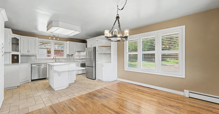 Upper-2496 8 Line, Bradford West Gwillimbury, ON, L3Z 3P8 - 3