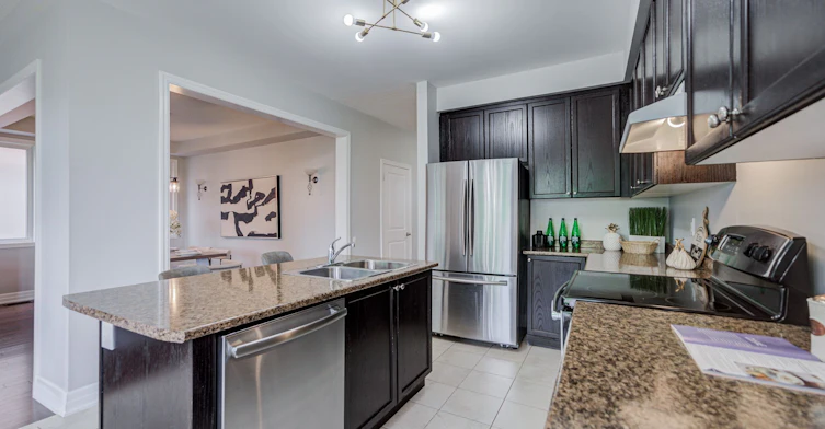 48 Robert Wilson Crescent, Georgina, ON, L4P 4P1 - 11