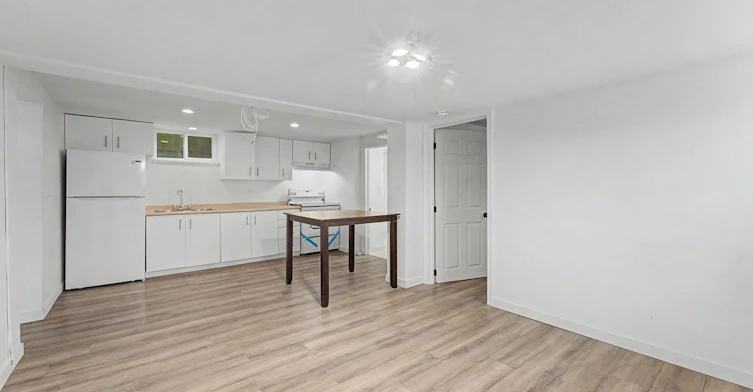 Lower-2496 8 Line, Bradford West Gwillimbury, ON, L3Z 3P8 - 3