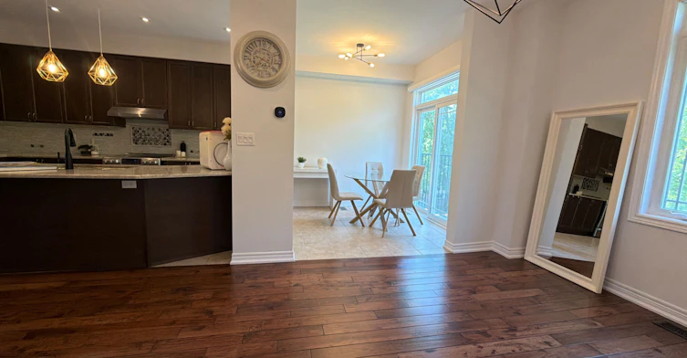 102 Lake Avenue, Richmond Hill, ON, L4E 3G6 - 4
