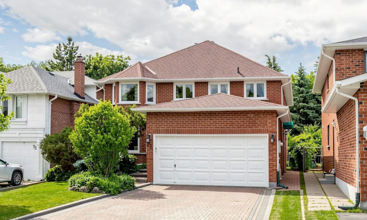 71 Canterbury Court