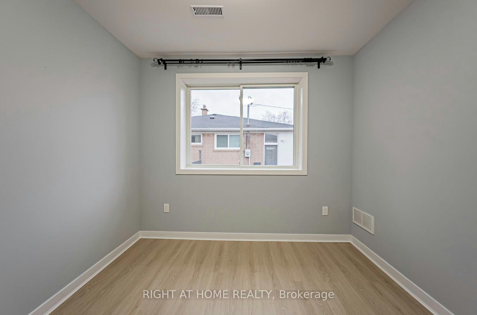 MAIN-250 Beechy Drive, Richmond Hill, ON, L4C 2X7 - 7