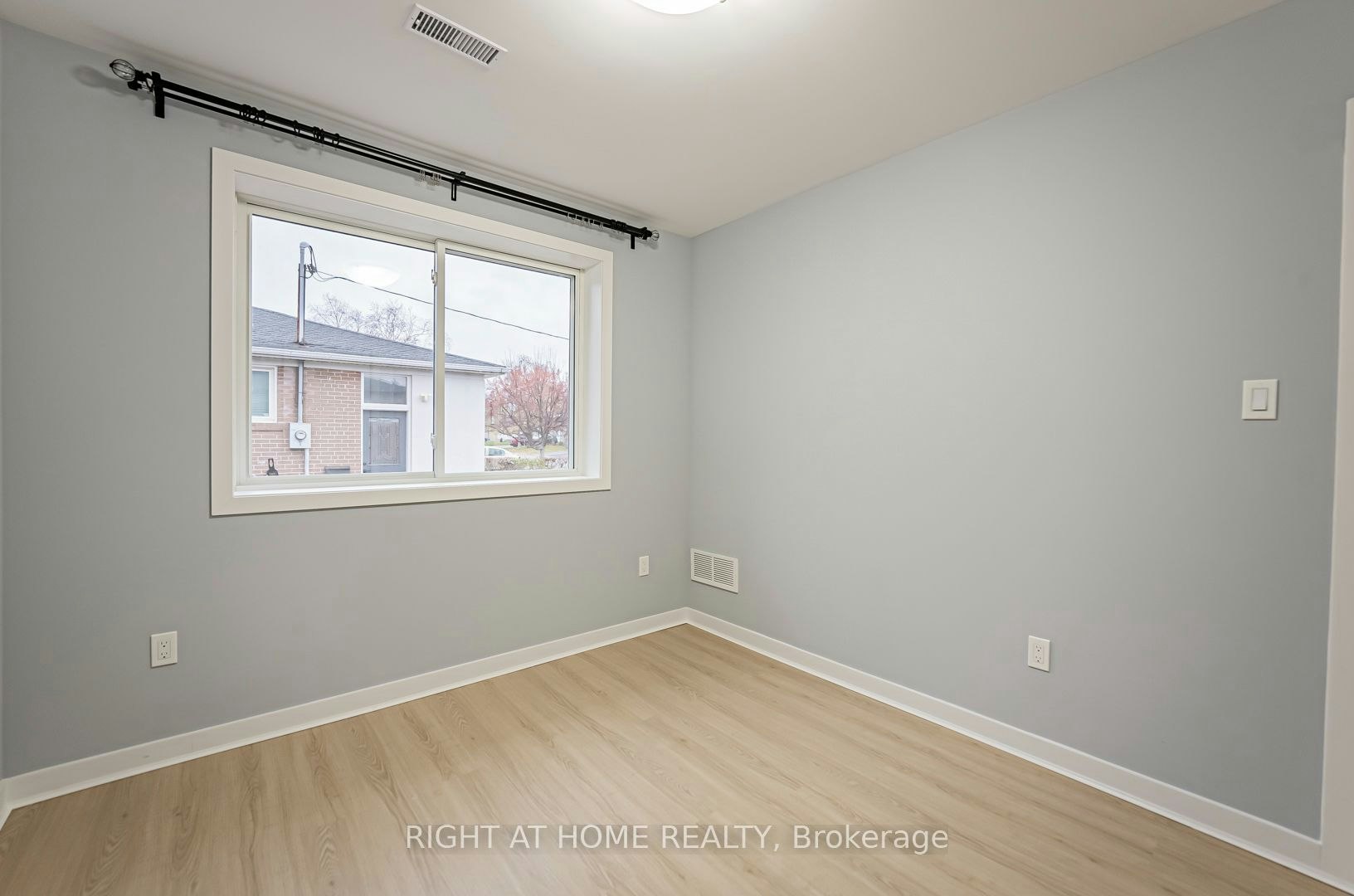 MAIN-250 Beechy Drive, Richmond Hill, ON, L4C 2X7 - 6