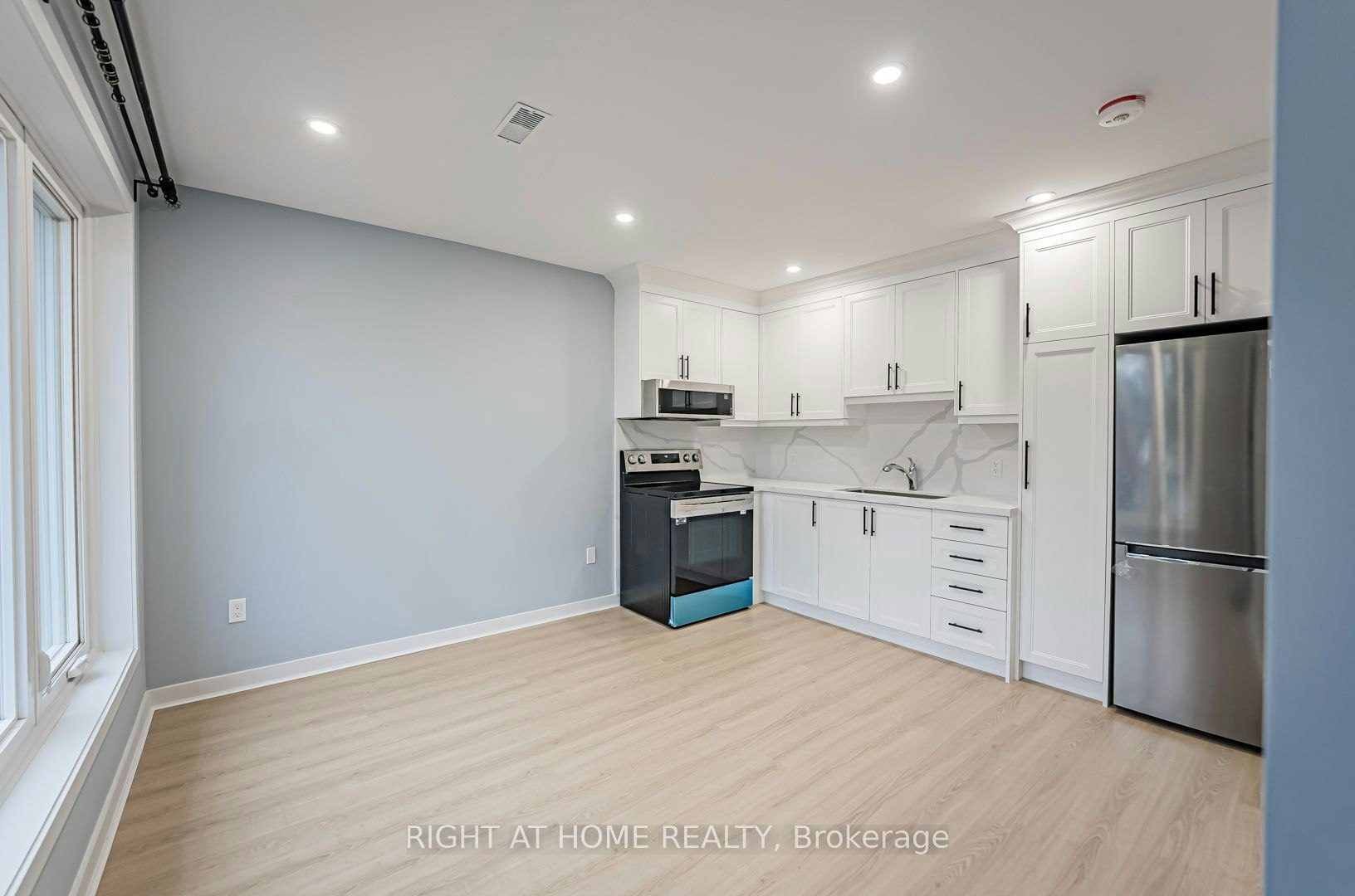 MAIN-250 Beechy Drive, Richmond Hill, ON, L4C 2X7 - 9