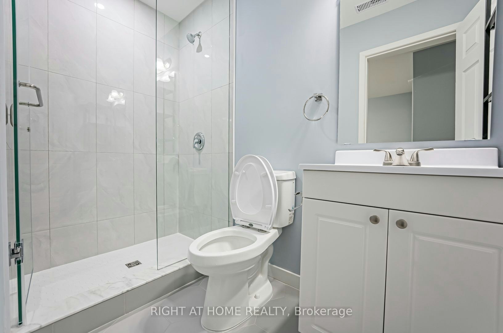 MAIN-250 Beechy Drive, Richmond Hill, ON, L4C 2X7 - 11