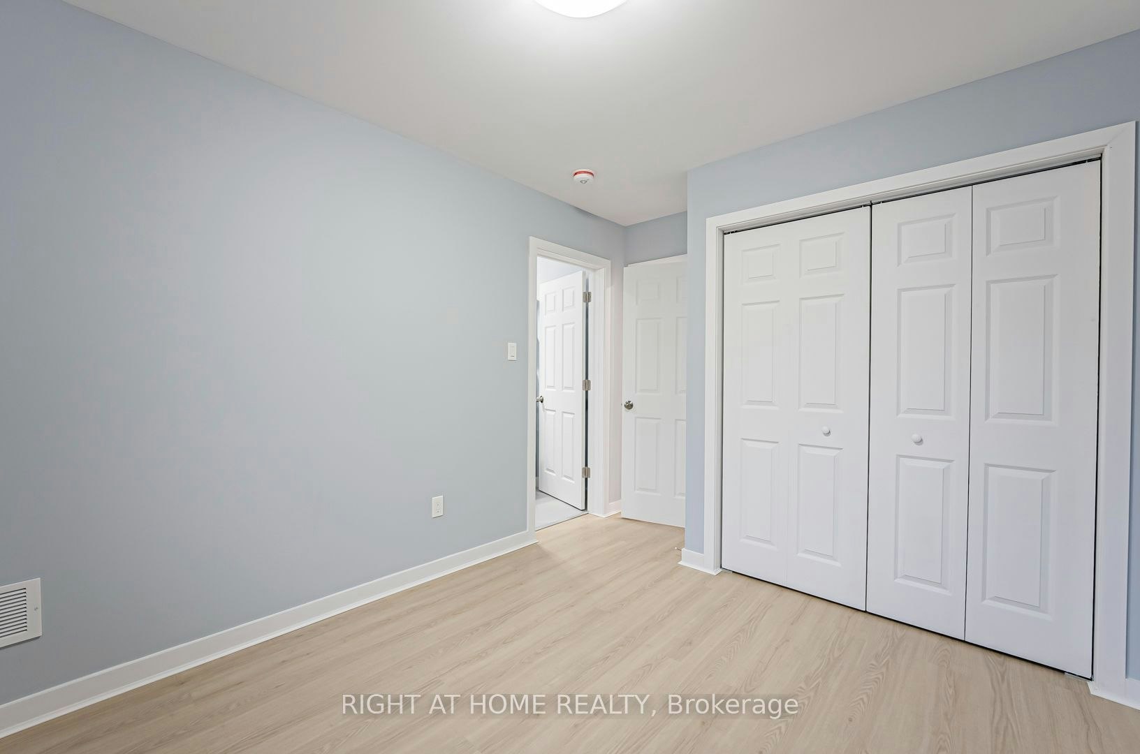 MAIN-250 Beechy Drive, Richmond Hill, ON, L4C 2X7 - 4