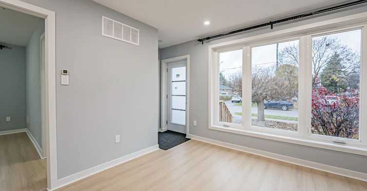 MAIN-250 Beechy Drive, Richmond Hill, ON, L4C 2X7 - 2