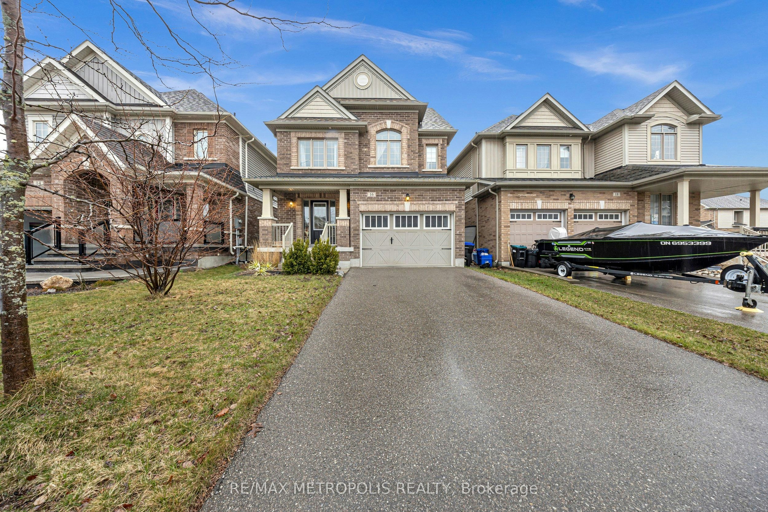 16 Treetops Boulevard, New Tecumseth, ON, L9R 0M3