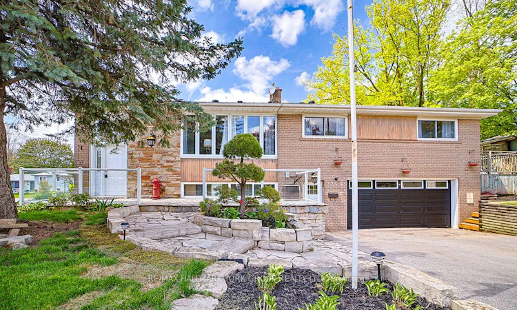 689 Sunnypoint Drive