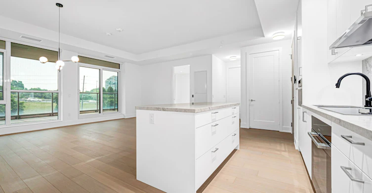 301-397 Royal Orchard Boulevard, Markham, ON, L3T 0H3 - 8