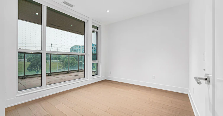 301-397 Royal Orchard Boulevard, Markham, ON, L3T 0H3 - 16