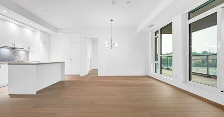 301-397 Royal Orchard Boulevard, Markham, ON, L3T 0H3 - 12