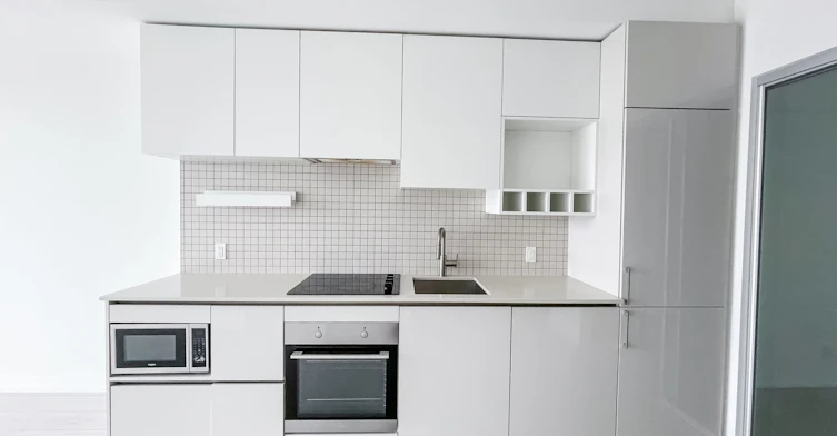 2215-950 Portage Parkway, Vaughan, ON, L4K 0J7 - 4