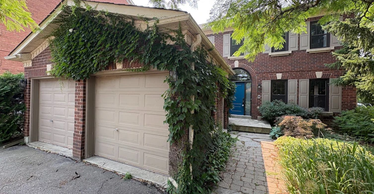 34 Theobalds Circle, Richmond Hill, ON, L4C 9C6