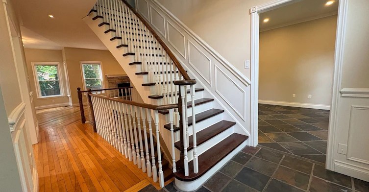 34 Theobalds Circle, Richmond Hill, ON, L4C 9C6 - 2