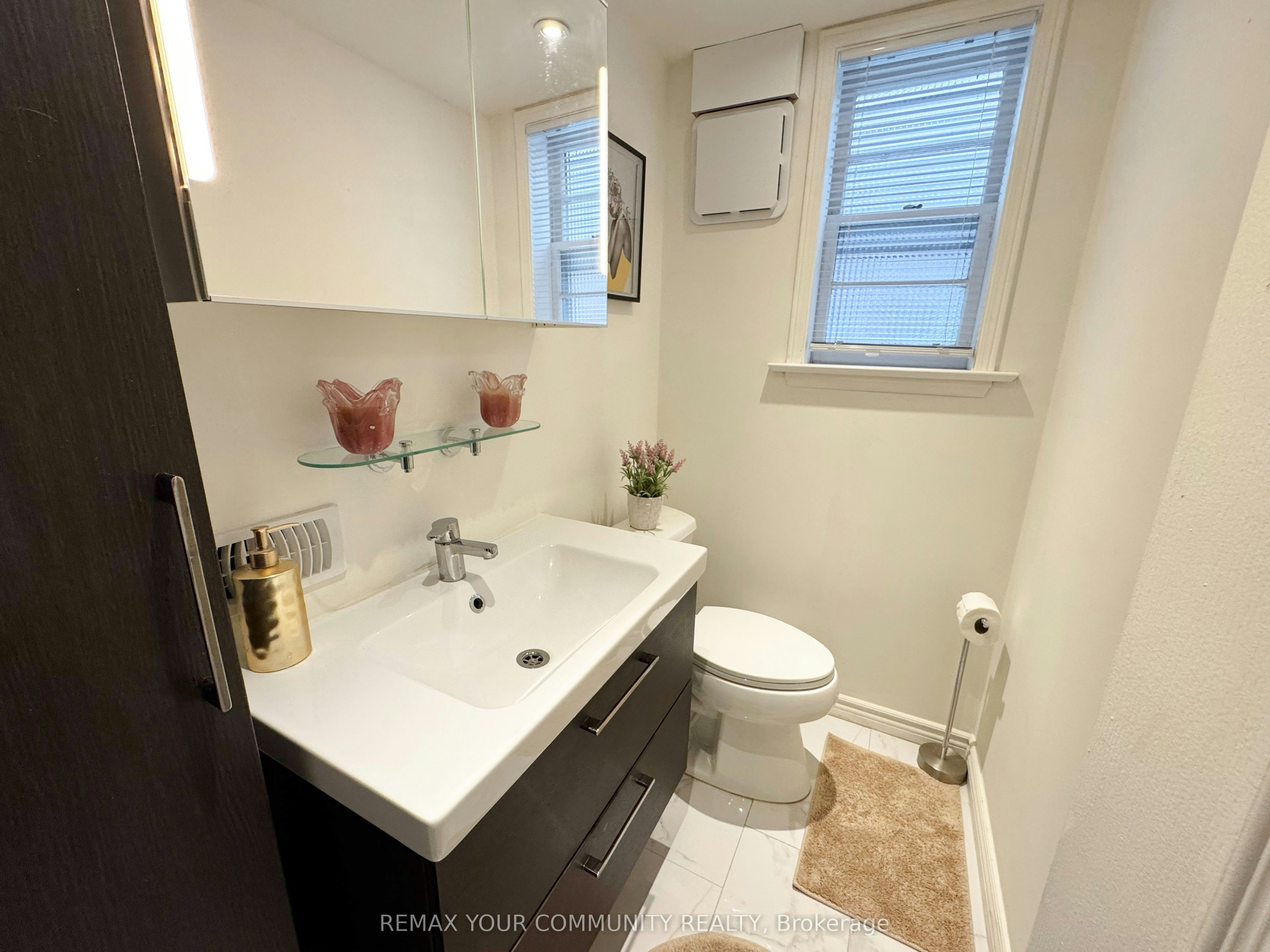 2-70 Bedford Park Avenue, Richmond Hill, ON, L4C 2N8 - 11