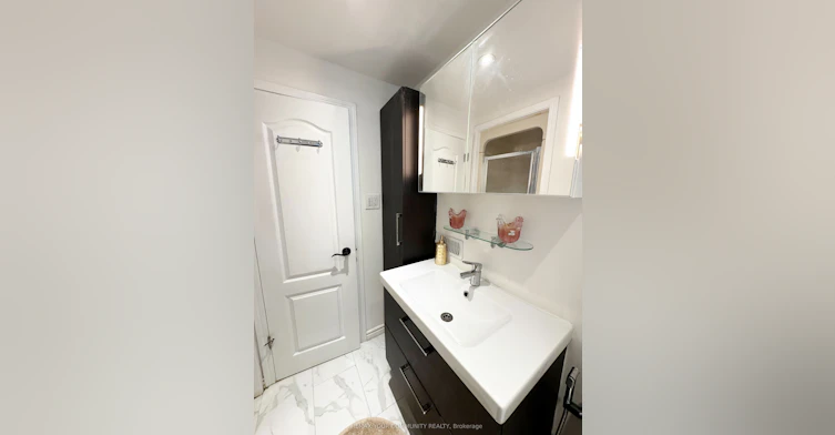 2-70 Bedford Park Avenue, Richmond Hill, ON, L4C 2N8 - 12