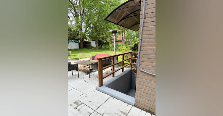 2-70 Bedford Park Avenue, Richmond Hill, ON, L4C 2N8 - 4