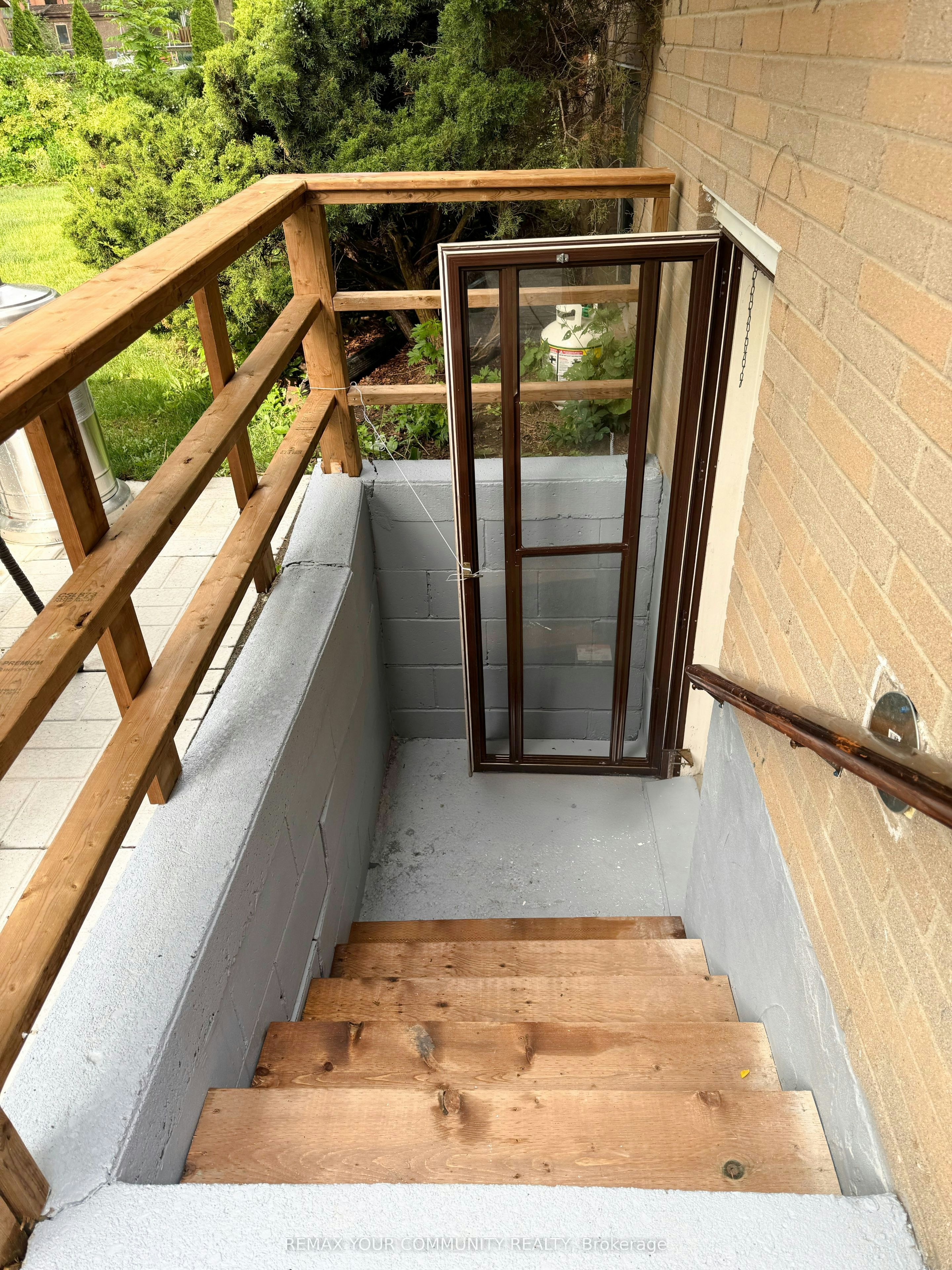 2-70 Bedford Park Avenue, Richmond Hill, ON, L4C 2N8 - 5
