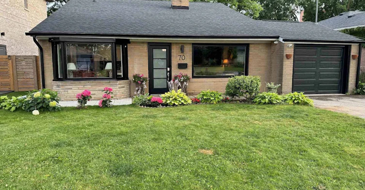 2-70 Bedford Park Avenue, Richmond Hill, ON, L4C 2N8