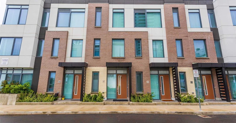 TH37-1050 Portage Parkway W, Vaughan, ON, L4K 2M7 - 2